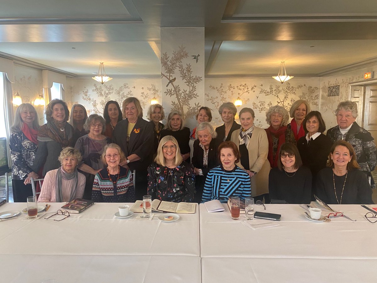 Elisabeth Lenckos tweet media