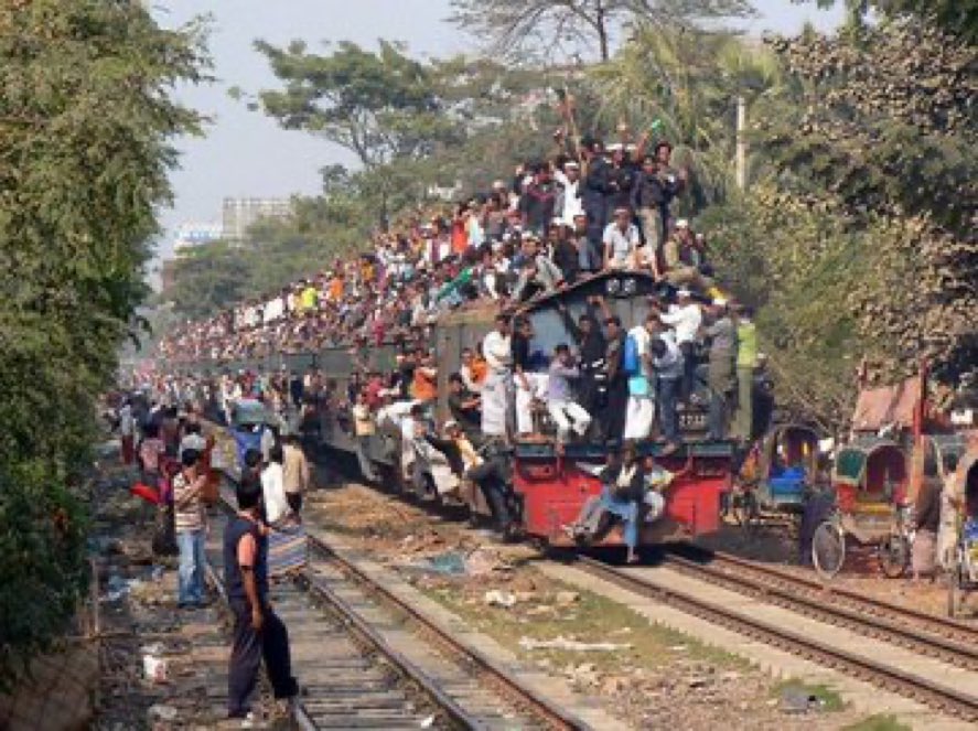 윤석열아
해외에 매달 나가려면 인도에 가서 현장실습 하고 오너라

전철에 좌석을 없애?
몇 명이나 더 타는데?
부자감세로 줄어드는 세수 메꾼다는게 바로 이거냐?

2찍들아
이젠 전철 서서 타게 됐으니..허나 그 자(놈자)를 찍지 않은 서민은 무슨 죄냐?

정신병 중증 윤석열은 서
민의 적,박멸해야!