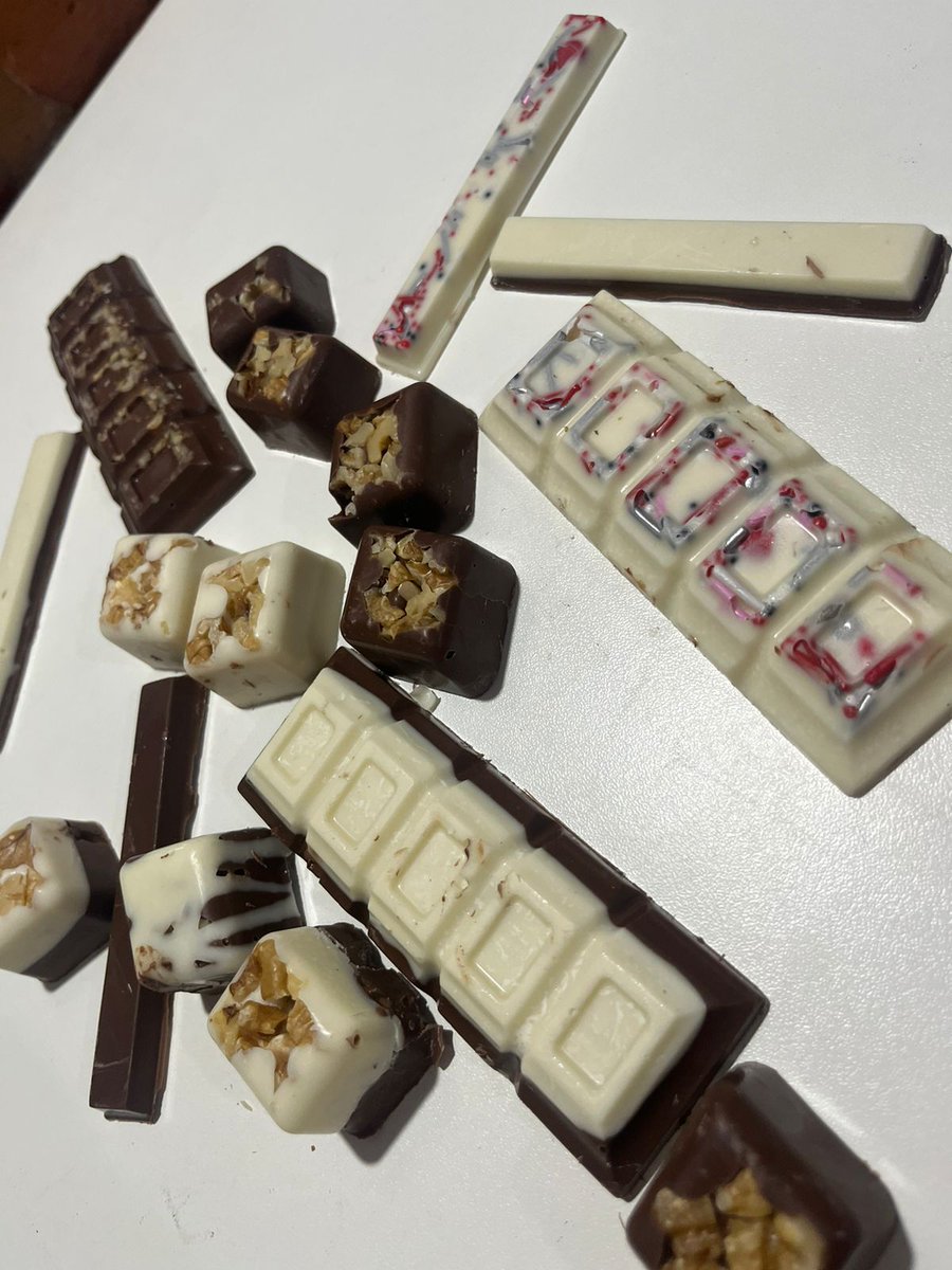 _ZaiBanko's tweet photo. Bombones, tabletas y muchas cosas dulces, cualquier consulta me envían al privado, hago por encargue para regalar o regalarte!!
Hacemos souvenirs para eventos y cumpleaños🍫
Me ayudan mucho siguiendome o ayudando a compartir❤️ https://t.co/VXlnBJ9IYj https://t.co/0N2t7Mf5Gn