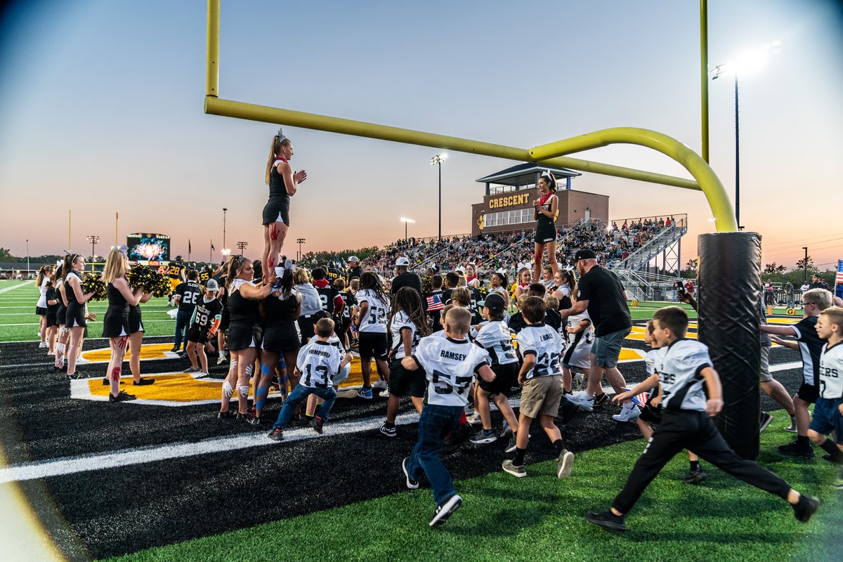 JDavisConst's tweet image. New athletic improvements at Crescent High for Anderson County School District 3 involved new stadium lighting, bleachers to accommodate 1,600+ fans, and a press box facility with restrooms- just in time for Crescent Tiger Football!

#crescent #jdavis #SC #highschool