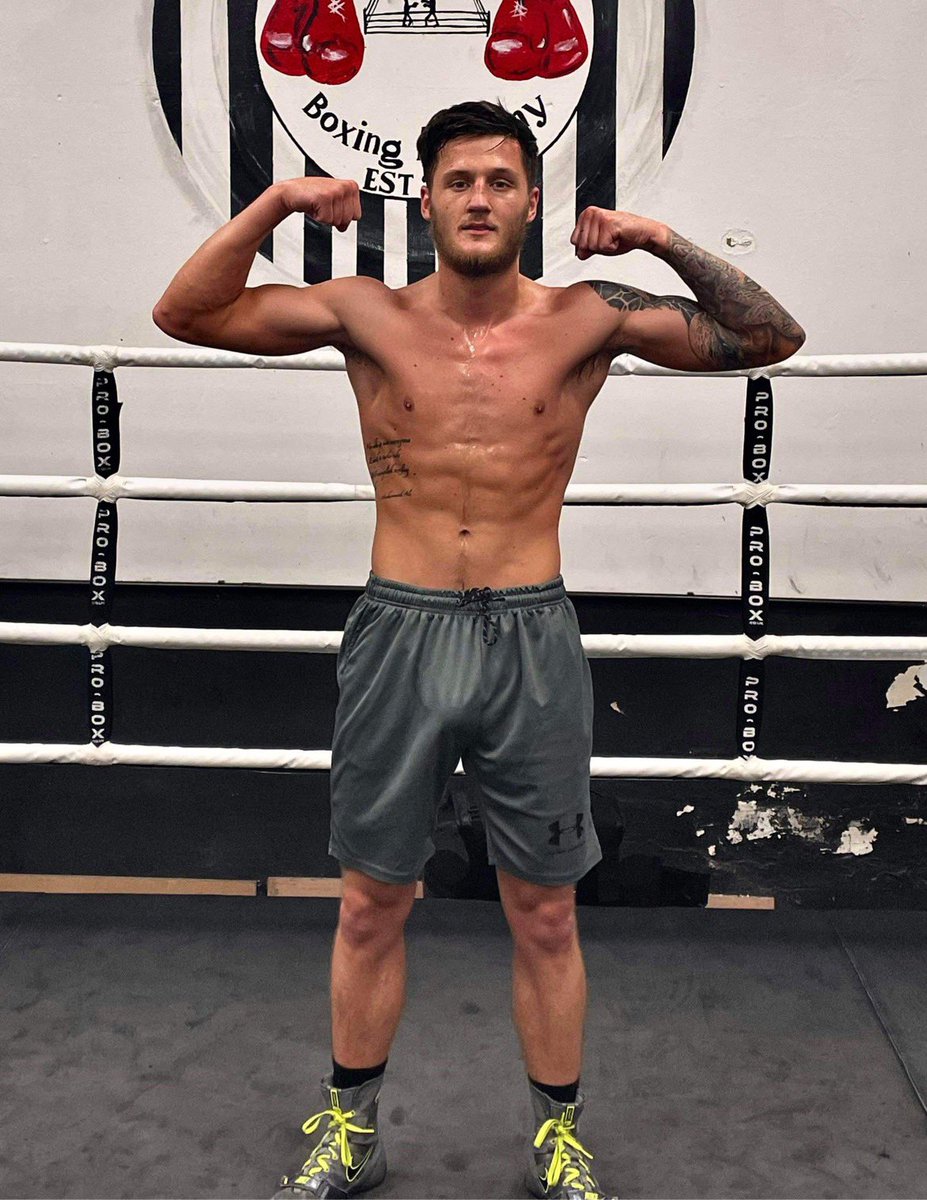 superhoops15's tweet image. Training all complete for @BoxerShaydon he’s super fit and strong 💪🥊💥 all ready for Friday on the big Grimsby show at the @GrimsbyAud @CarlGreavesPro #professionalboxing #sugarshay #2ndprofight #allgrimsbyarentwe #mightymarinersba