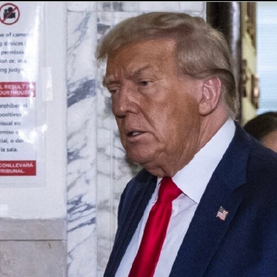 RogerZenAF's tweet photo. Apparently Cheetolini's drug store was out of his normal 'Tahitian Sunrise' basecoat, so he decided to go with the less popular 'Cow Shit' bronzer... https://t.co/FZL6kV7Ng6