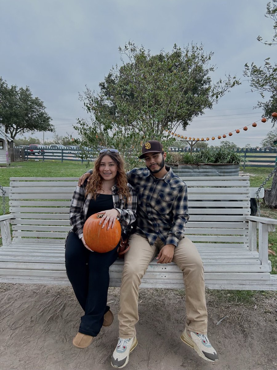 aastrokay's tweet photo. may the cute holiday shit begin 😫🍂🤎 https://t.co/gU0NZbZiJs