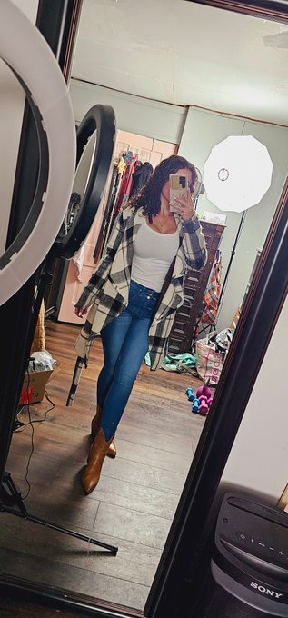 Still sexy af tho 😍 #beautiful https://t.co/Qclh9ljs0i<a href="/tag/beautiful"class="tags">#beautiful</a>