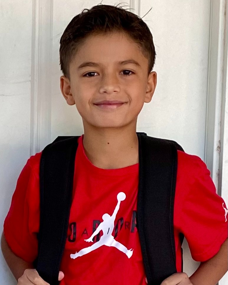 Student of the Week Nieko Carrillo
Fifth-grader at Mountain View Elementary School

<a href="/nusendacu/">Nusenda Credit Union</a>, in partnership with the <a href="/APSEdFoundation/">APS Ed Foundation</a>, highlights an APS student each week.

Learn more about the Student of the Week recognition: loom.ly/IgZajUA