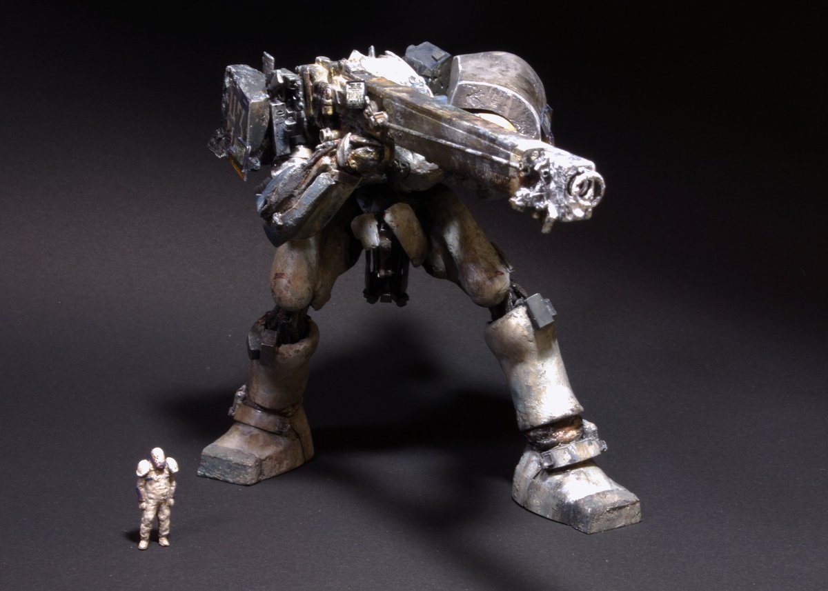 Regular tweet abt #Acid_Bufferzone
Concept sketches &amp; a solid model for specific ground crews, a pilot and a war machine related to 
Distance Storage Field. #scifiart