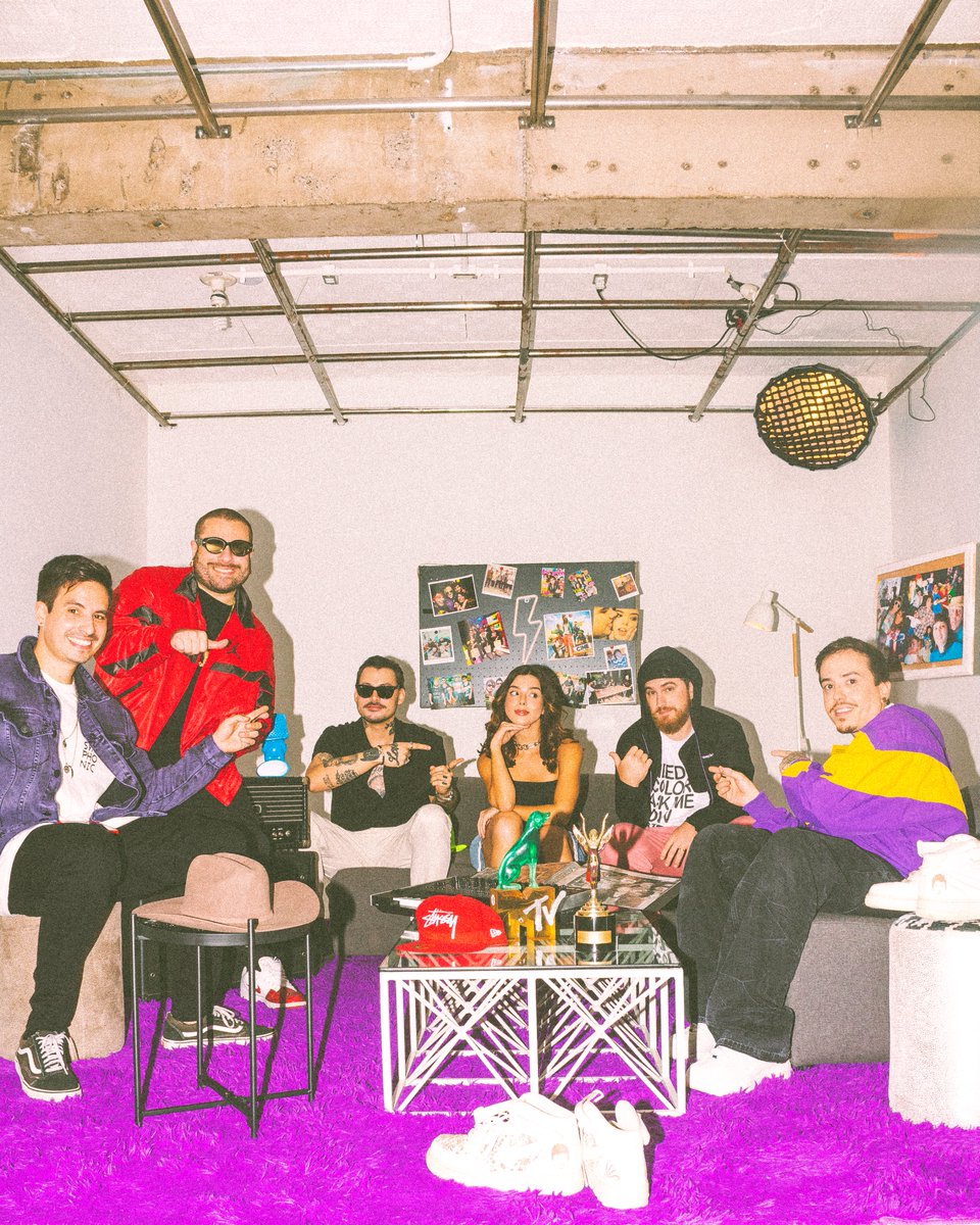 bandacine's tweet photo. GAROTA RADICAL IS BACK 

Curtiram a participação da Giovanna Lancellotti no visualizer? https://t.co/bsAw284yvV