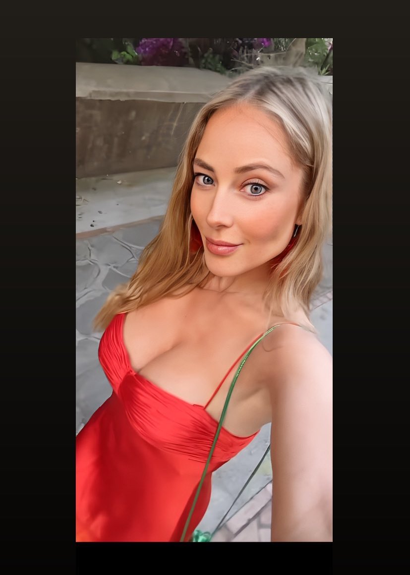 SebAraujo333's tweet photo. @jm_mamacitas Para empezar el mes elegí a la rica tetona de Vanessa Huppenkothen. Vaya toronjas más ricas que se carga, me vacío riquísimo todo el tanque 💦💦 https://t.co/JshCw7D2ly