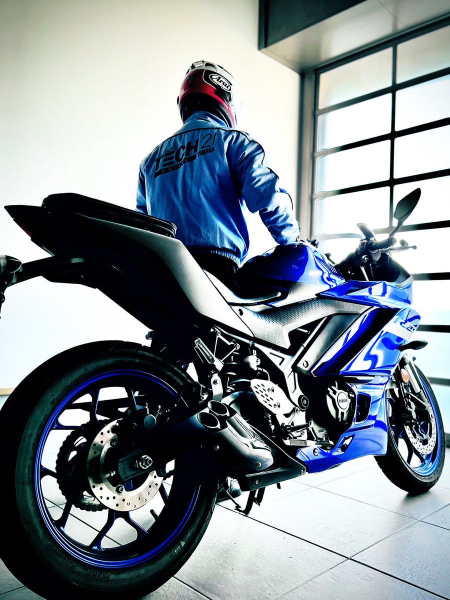 FuurinkazanKei's tweet image. 鹿児島より

#愛車の写真どーんと1枚見せてくれ

少年…青春時代を経て
この歳になっても

その憧れを
具現化してくれる存在
環境
愛用の装備たち
#YAMAHA
#TECH21
#平忠彦

汚れた英雄 気取るけどw
速くもない
サーキットの経験もない
スっとろい1人のオッサンライダー

安全に勝る上手なしと…信じて