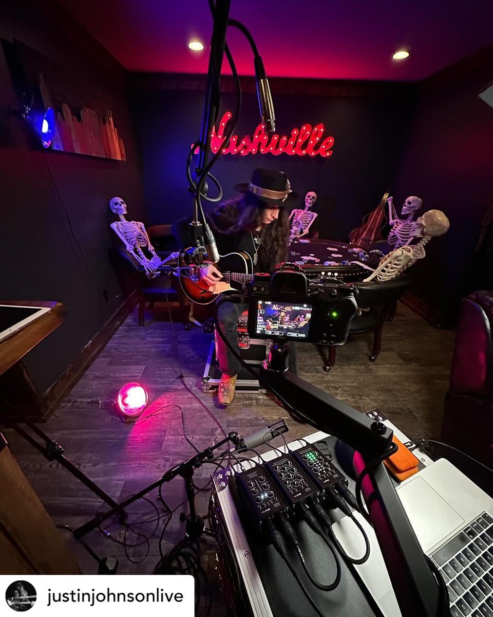 Need we say more other than WOWIE! @justinjohnsonlive is on 🔥🔥🔥 doing his thing - and we are delighted that CEntrance is included in his live workflow! 

Reposted from @justinjohnsonlive

#centrance #audio #music #podcast #creator #producer #recording #recordingartist