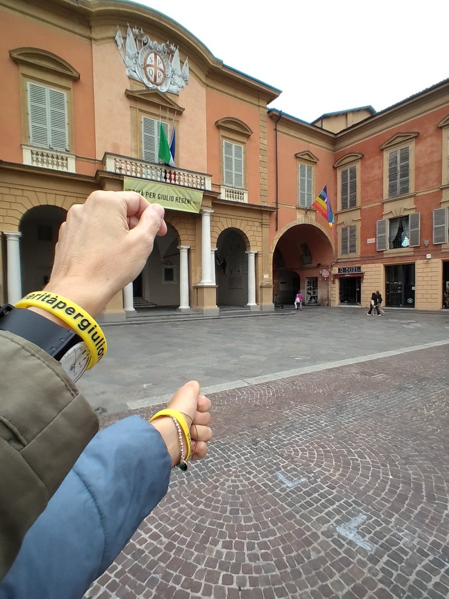 A Reggio Emilia c'eravamo noi, #veritàpergiulioregeni , la bandiera della Pace. Non c'è altro da desiderare in questo momento. #veritaegiustiziapergiulioregeni #giuliosiamonoi @giuliosiamonoi #pace