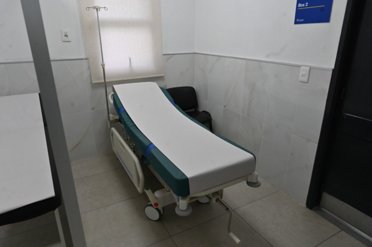 ASSEcomunica's tweet photo. Quedó inaugurada la nueva Emergencia y las obras de remodelación de la Policlínica de #Tranqueras, otro ejemplo de buen manejo de los recursos por parte de #ASSE - #RAP de Rivera, de esfuerzos mancomunados de organismos del Estado y de los vecinos 🧵👇 https://t.co/LmW3ggwI17