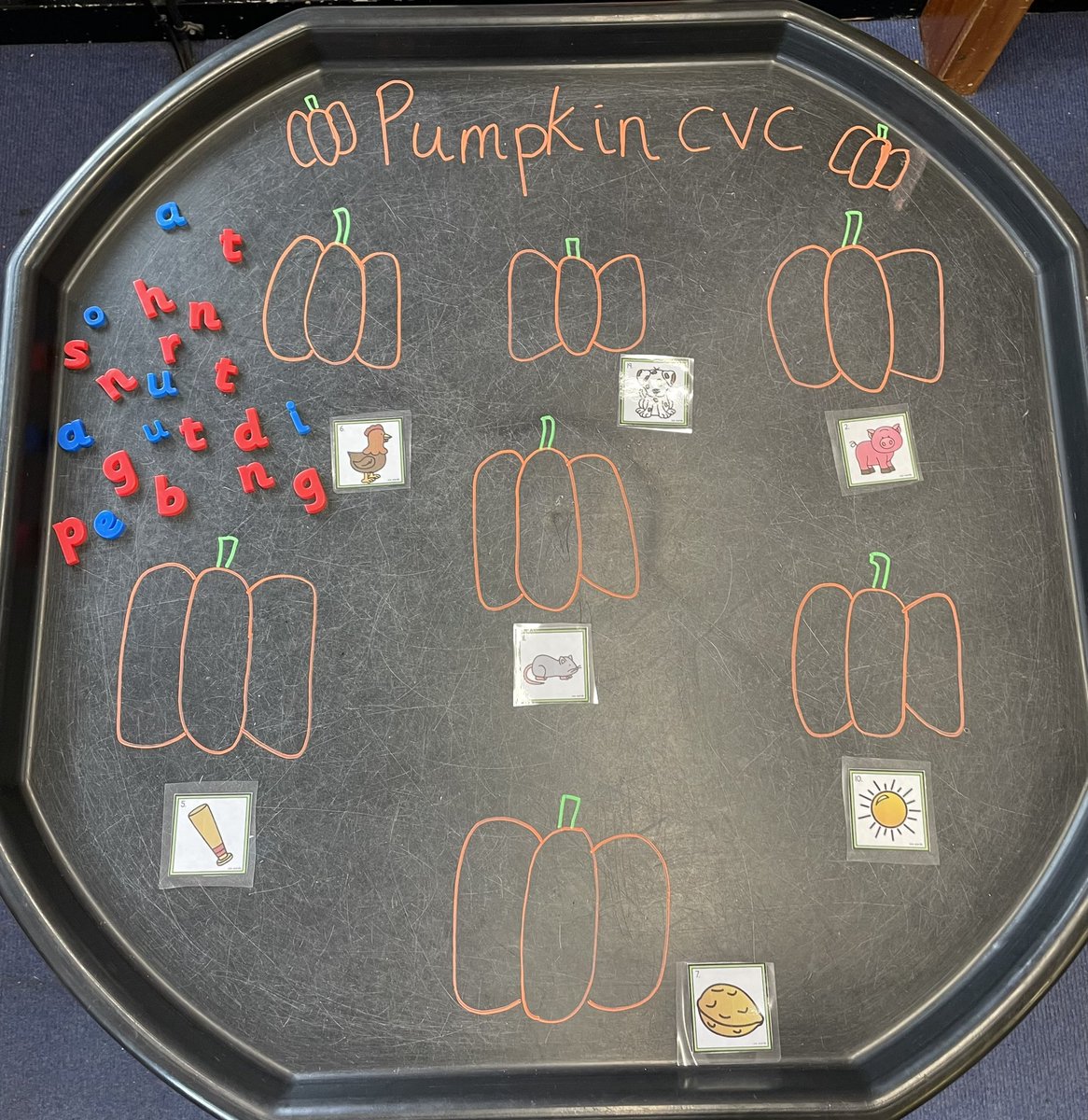 MrsGelston's tweet photo. π cvc
Exploring cvc words & magnetic letters #soundsmakewords #blending #phonicsgames
#literacy #sounds #rwi #literacygames #eyfs #eyfsliteracy #readingisfun #love #learning #tufftray #reading #phonicstuff #cvc #playistheway #satpin #jollyphonics #cvcfun #p1fun #p1a #cps https://t.co/M4Xw8oB935