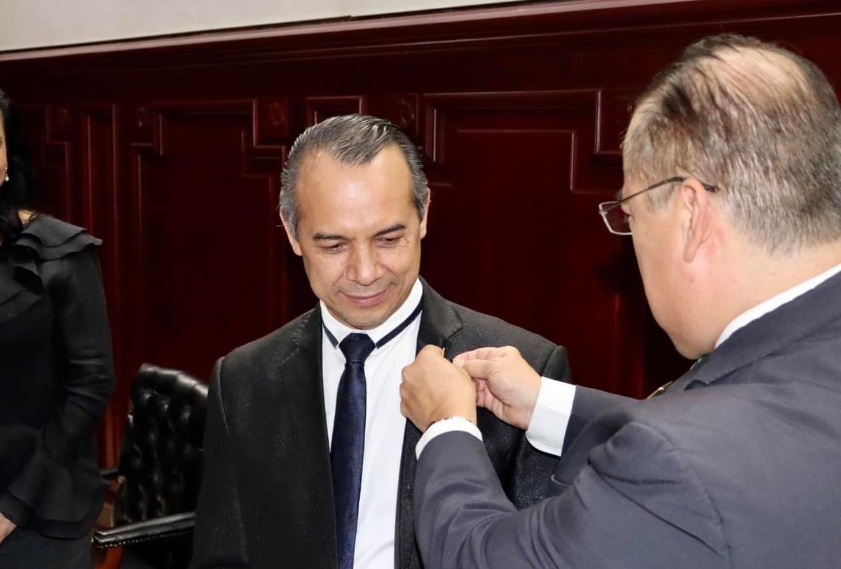 <a href="/FGETabasco/">Fiscalía General de Tabasco</a> <a href="/uc3m/">UC3M</a> <a href="/Xmarconi/">X. Marconi Montero</a> <a href="/gzepeda_lecuona/">Guillermo Zepeda L.</a> @EspinosaLicon “Son la grandeza del IJA y en ustedes recae la responsabilidad de preparar nuevas generaciones de Mediadores, facilitadores y conciliadores. Todo comienza en la comunidad, como dice <a href="/gzepeda_lecuona/">Guillermo Zepeda L.</a> “La Justicia Alternativa debe estar en la canasta de todos los mexicanos”