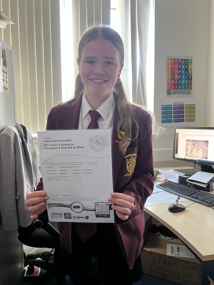 Congratulations to Erin in S5 who achieved her Level 3 First Aid at Work. Well done, Erin 👏
