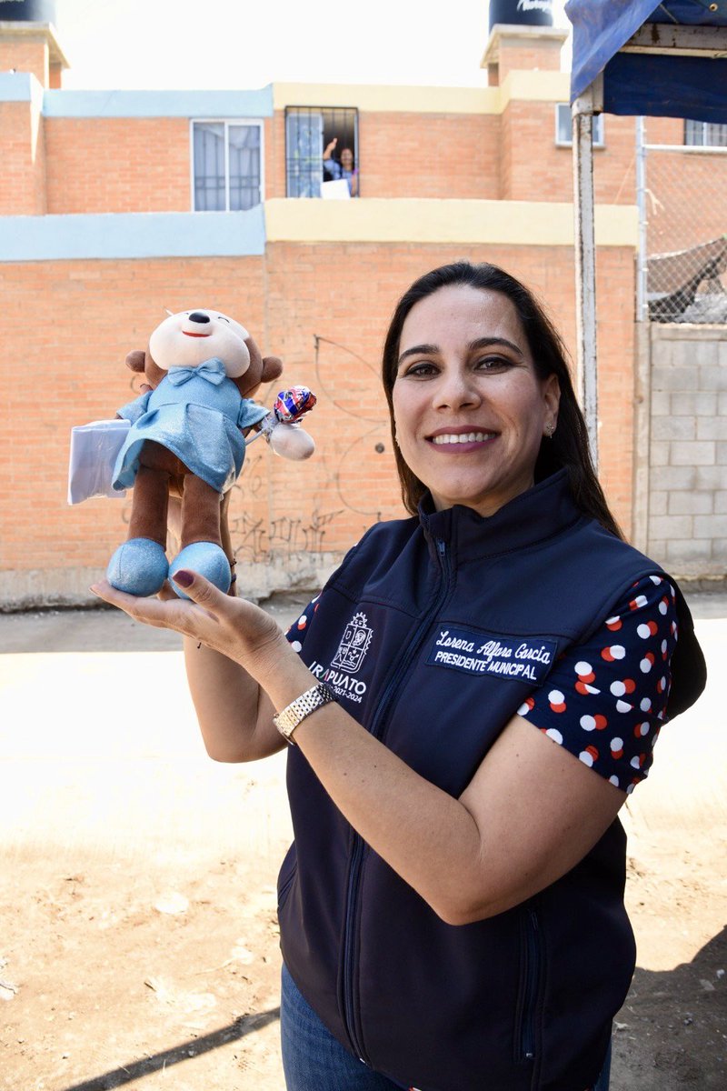 ¡Estamos haciendo realidad un sueño de muchas familias! 🚜 Iniciamos los trabajos de la obra de la calle Gabriel García Márquez, misma que beneficiará a habitantes de más de 30 colonias. Gracias vecinos por ser testigos de la mejora y transformación que estamos impulsando.