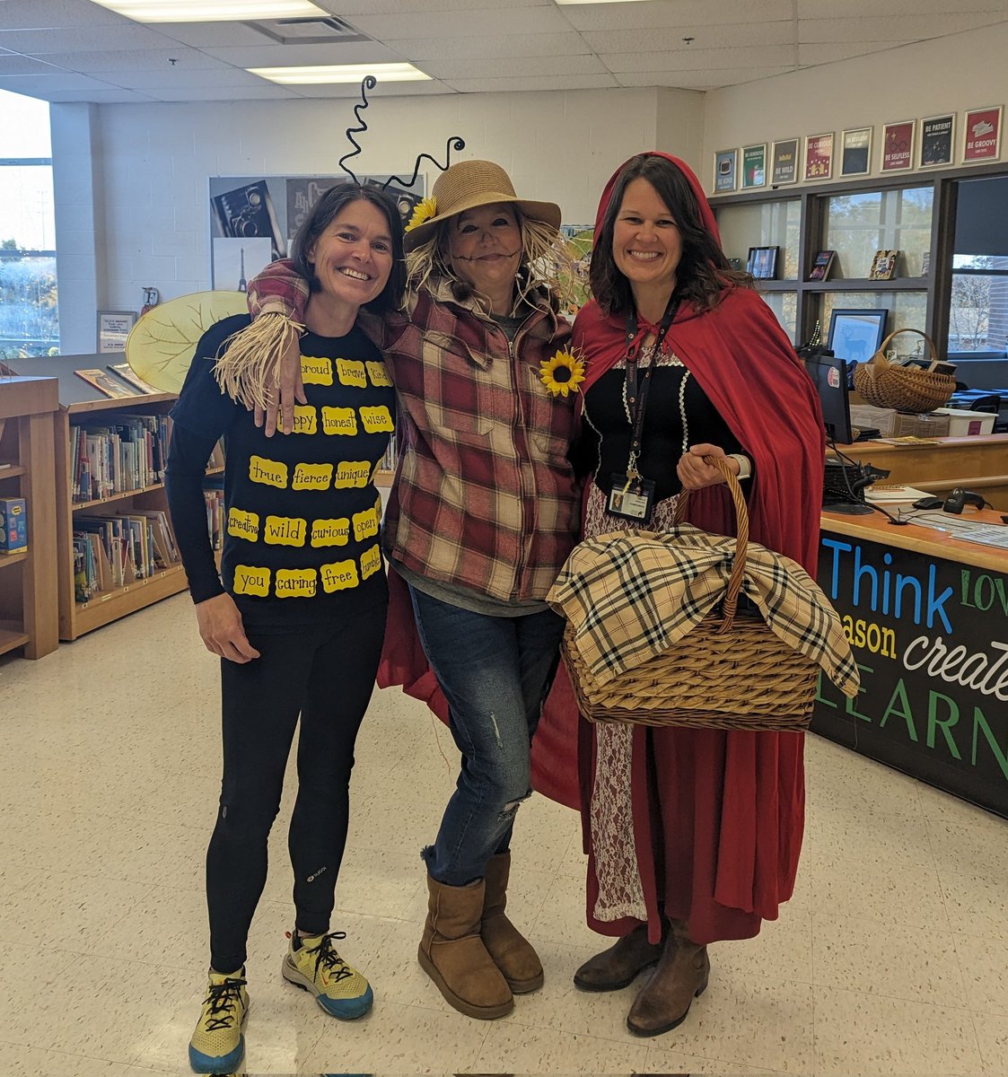 It's so easy to BEE... when you have the friendship of Scarecrow Martins <a href="/StTimothyLC/">Titans Library Learning Commons</a> and Little Red Riding Lootsma <a href="/mrslootsma/">Mrs. Lootsma</a> 🤗
