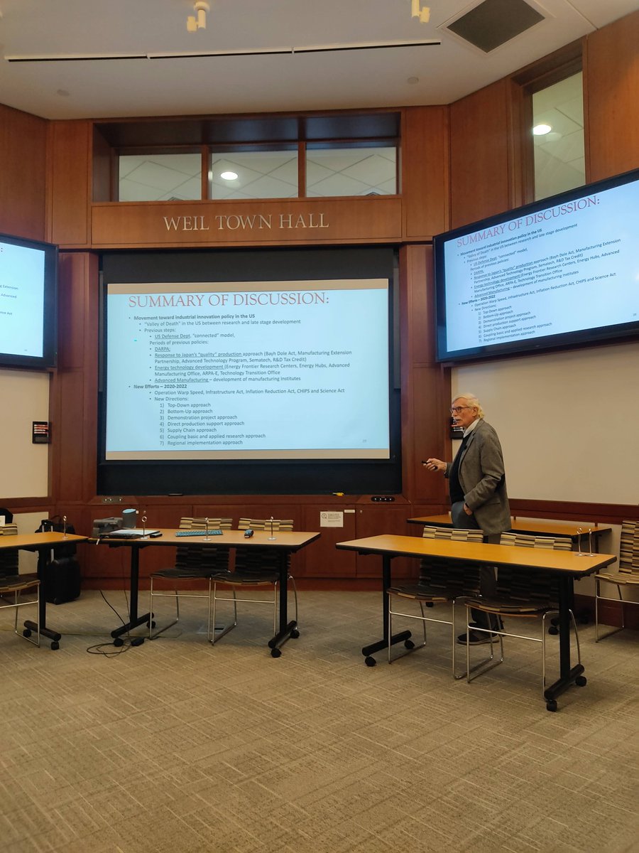chchacua's tweet photo. This morning, William Boone Bonvillian (https://t.co/2BLShFkSxS) discussed the New US Industrial Innovation Policy approaches at the @HarvardGrwthLab Research Seminar. 1/4 https://t.co/KVdQr3hmC1