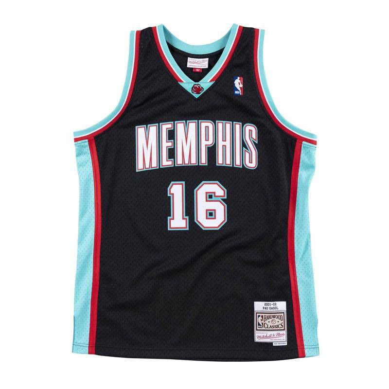 Pasion_Basket2's tweet photo. 🗓️ Se cumplen 22 años del debut de Pau Gasol en la NBA y es por ello que vamos a estar sorteando esta camiseta de su temporada Rookie entre todos los que:

➡️ Deis RT
➡️ Nos sigáis a mi y a @NBAFutQuality 

El ganador se anunciará a los 1.000 RTs

🍀 ¡SUERTE A TODOS! 🍀 https://t.co/G5Znvht7ZA