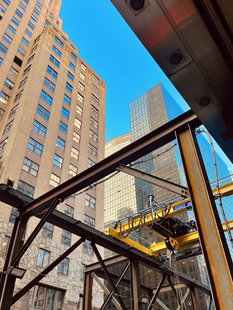 Varied Viewpoints #301: Midtown Interlock. #midtown #skyscrapers #skyline #architecture #newyorkstreet #newyork #newyorkcity #visit_newyork #imagesofnyc #allstreetshots #photolovers #iphone13 #shotoniphone #iphonephotography #photoaday #photoadaynov #photoadaynovember