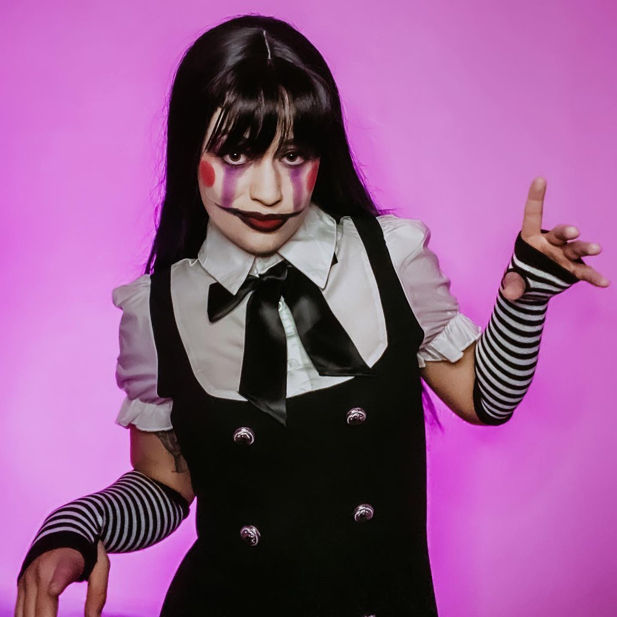 willowvvitch's tweet photo. my daughter… if you can hear me, I knew you would return as well. It is in your nature to protect the innocent 🖤

My marionette cosplay for the FNAF movie opening night! Sorry, I keep forgetting that I need to post things on Twitter too lol https://t.co/0LjYLaOTbX