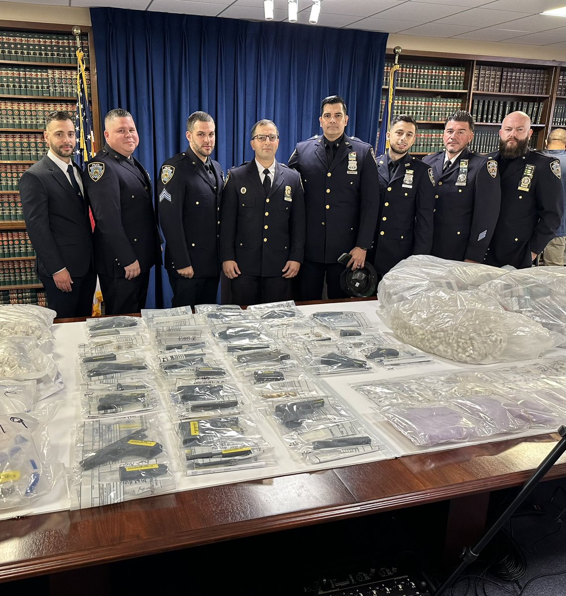 NYPD105Pct's tweet photo. Amazing job by our 105 Pct FIOs, short term investigation led to a search warrant recovering millions in drugs and guns. Countless lives were saved by these officers.  #onelessgun
@NYPDQueensSouth @NYPDPC @NYPDnews @NYPDChiefPatrol @NYPDChiefOfDept

 https://t.co/GqeSghFGLR https://t.co/2Ugfm1bkaw
