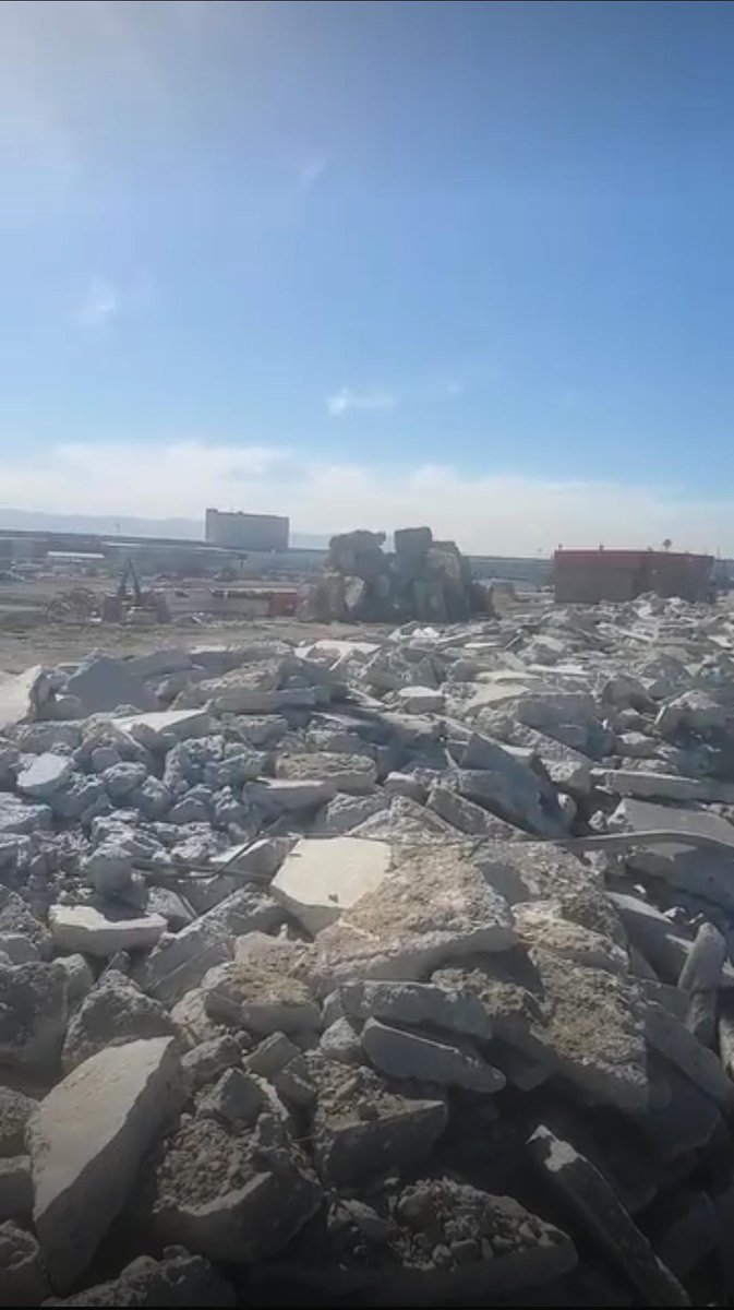 Alan Bailey tweet media