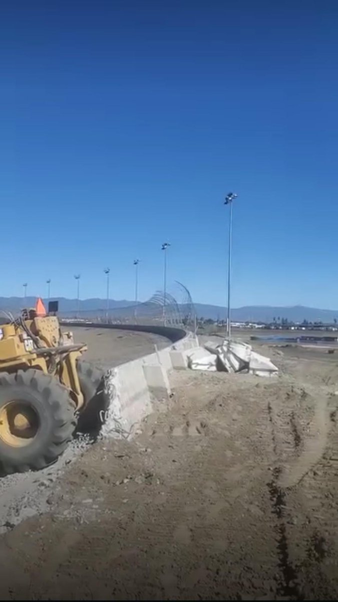 Alan Bailey tweet media