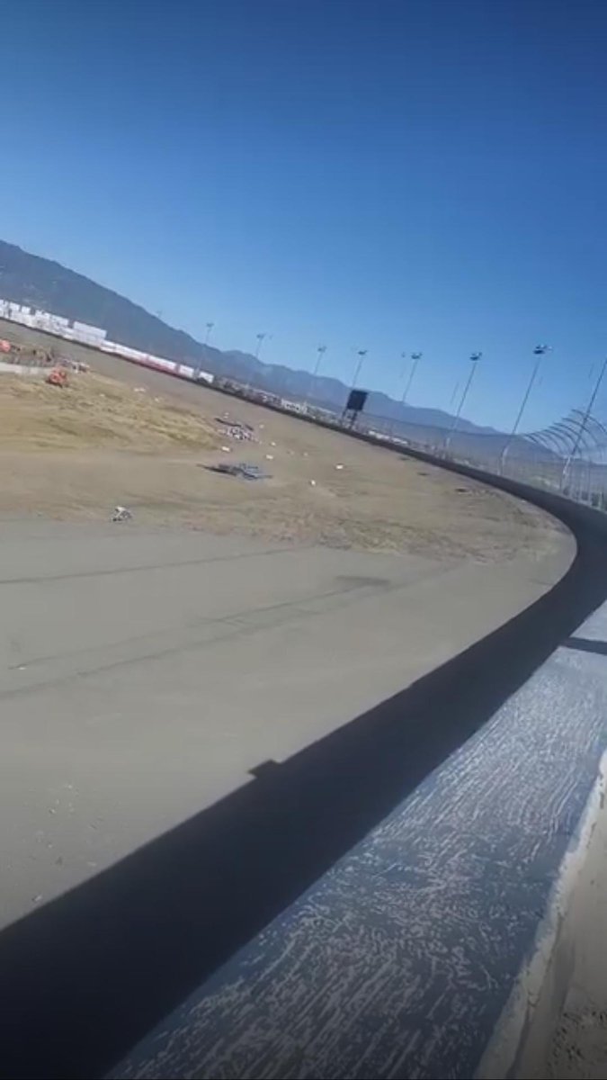 Alan Bailey tweet media