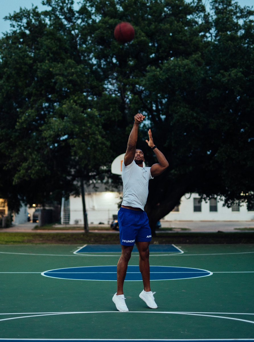 anthonyjoshua's tweet photo. Neighbour hood hoops 🏀 https://t.co/2Hk1BaremB