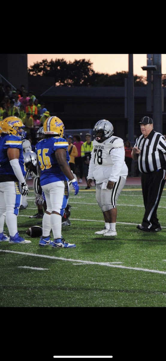 tay30k's tweet photo. I don't care if I win or lose; I know I'm going to give 110%, and I'm going to hold my head high at the end of the day. #78 out 🐺#senioryear #football 
@HudakAdam @hcwolvesathlet1 @HCWolvesFootba1 @IndianaPreps https://t.co/zfih20GB38