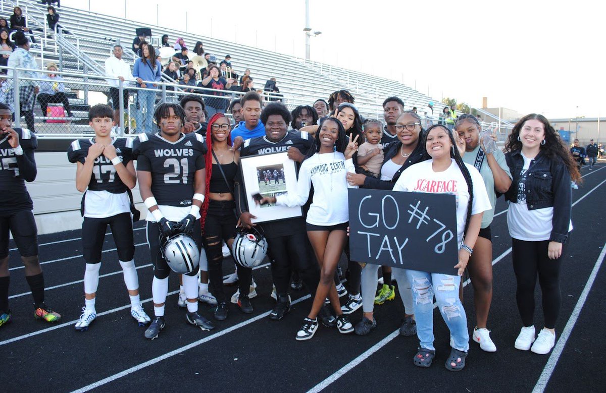 tay30k's tweet photo. I don't care if I win or lose; I know I'm going to give 110%, and I'm going to hold my head high at the end of the day. #78 out 🐺#senioryear #football 
@HudakAdam @hcwolvesathlet1 @HCWolvesFootba1 @IndianaPreps https://t.co/zfih20GB38
