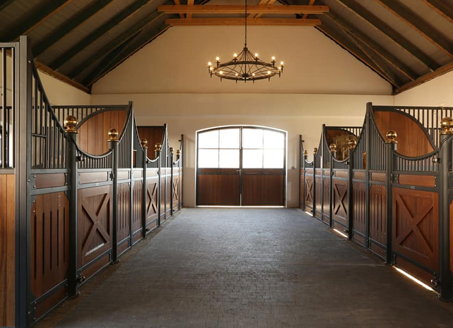 "In here, anything is possible"

A set of creature stables, ran by the ever so caring avian Loca! 

Providing homes for those who are looking for their place in this vast magical world. Perhaps you can be the lucky one to give their life meaning again? 

🪶🪶🔥🔥 Muses 🔥🔥🪶🪶