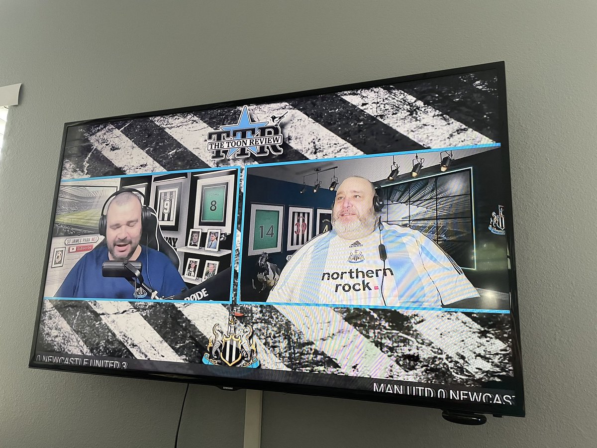 johnnygedge's tweet photo. @TheToonReview loving your commentary from Florida. Couldn’t find the game live anywhere 🖤🤍 https://t.co/A2fYVgG9PB