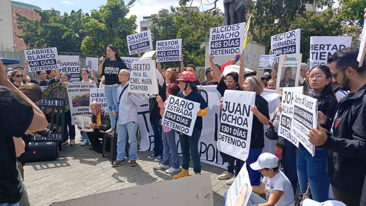 liberenaigbert's tweet photo. #1Nov Concentración por la Libertad de todos los Presos Políticos. 

#LibertadParaLosPresosPoliticos 
#LiberenAIgbert
#CierrenLosCentrosDeTortura https://t.co/Wade96CHaC