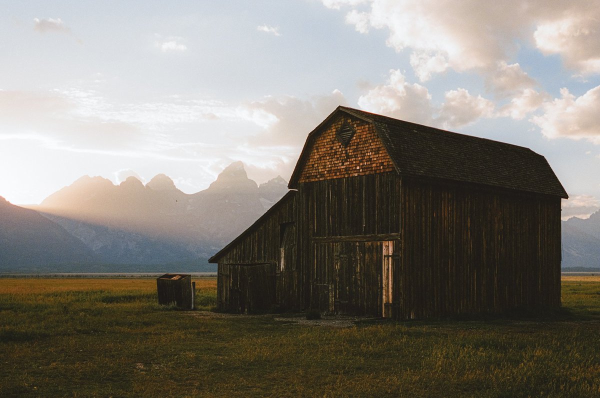 last light in the mountains on film 🎞️