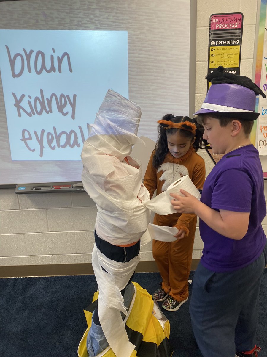 Ms. Snell tweet media