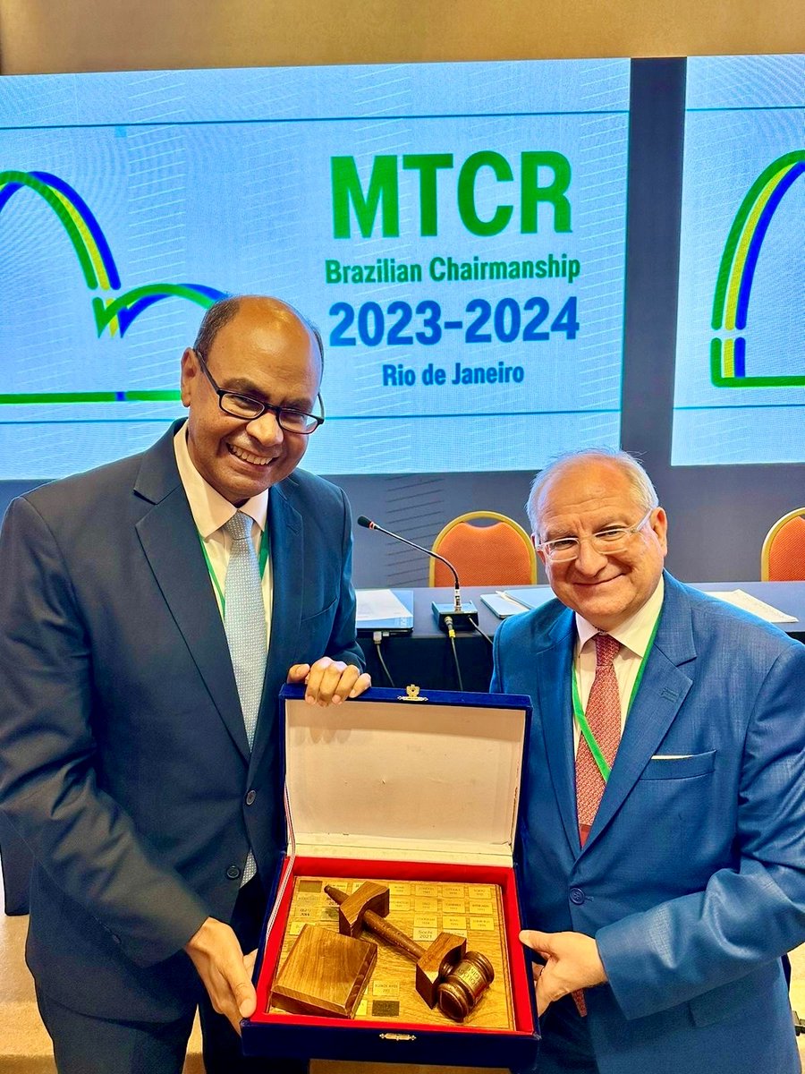 MTCR_Chair's tweet photo. Good luck to the new #MTCR Chair 2023-24! 
Amb. Laggner from 🇨🇭 handed over the MTCR chair/gavel to Amb. Damico from #Brazil. 
🇧🇷 assumes the MTCR Chairmanship for the 2nd time. Thank you for the excellent hospitality at the 2023 Rio de Janeiro Plenary. #missile #nonproliferation https://t.co/yJo2qLrxyW