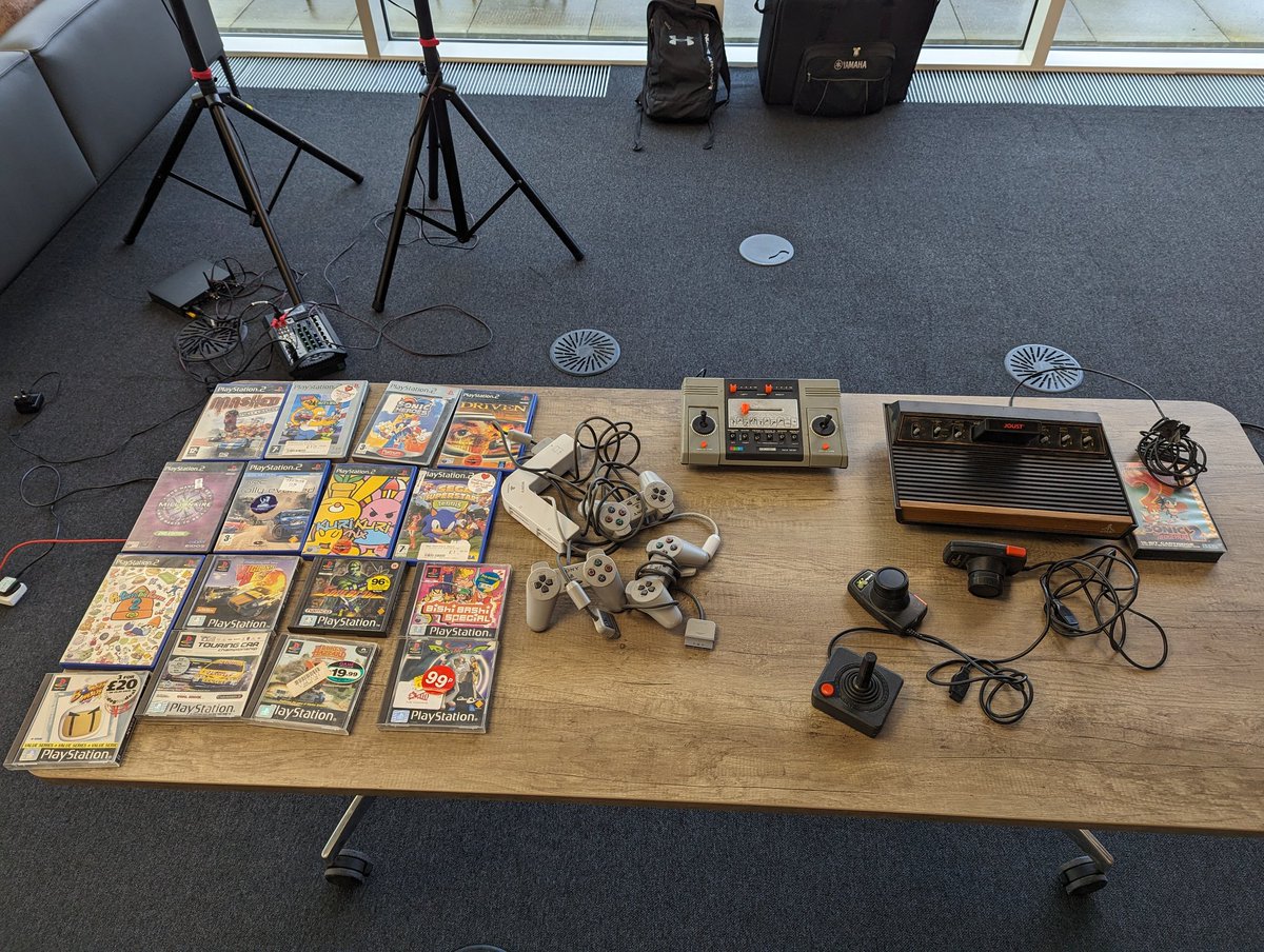 Great start to @MovemberUK @UniNorthants - dusted off the old consoles for men's mental health. How d'you like my #StoredPotential @ObsoleteSony @Sony - @A_L_T #LDCIN @aldinhe_LH feed your inner child & embrace the old ways of #PlayfulLearning