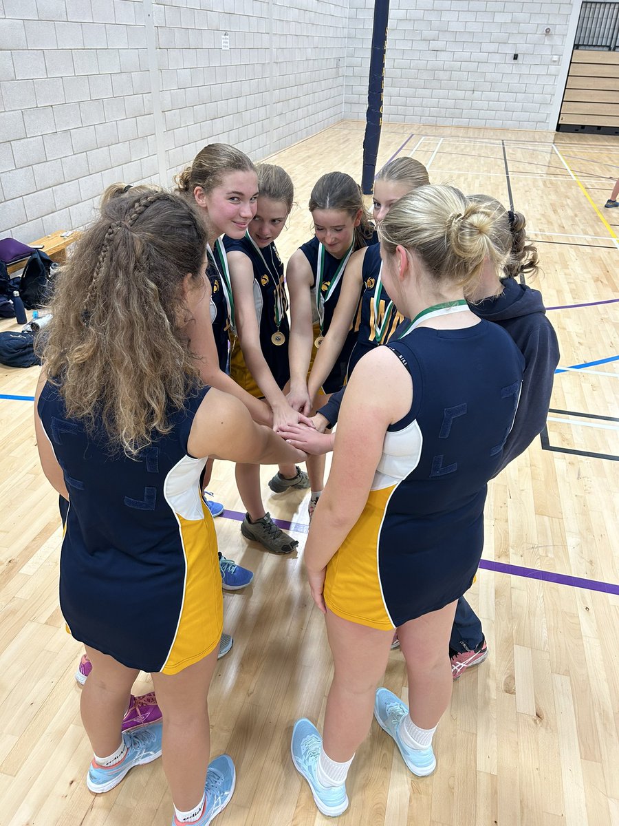 U14A put out a super display of netball this afternoon at the South Lakes Tournament. Lots of connections starting to form on court, showing their hard work paying off. The girls won all of their games and the final putting them through to the next round! Well done!👏🏻🤎