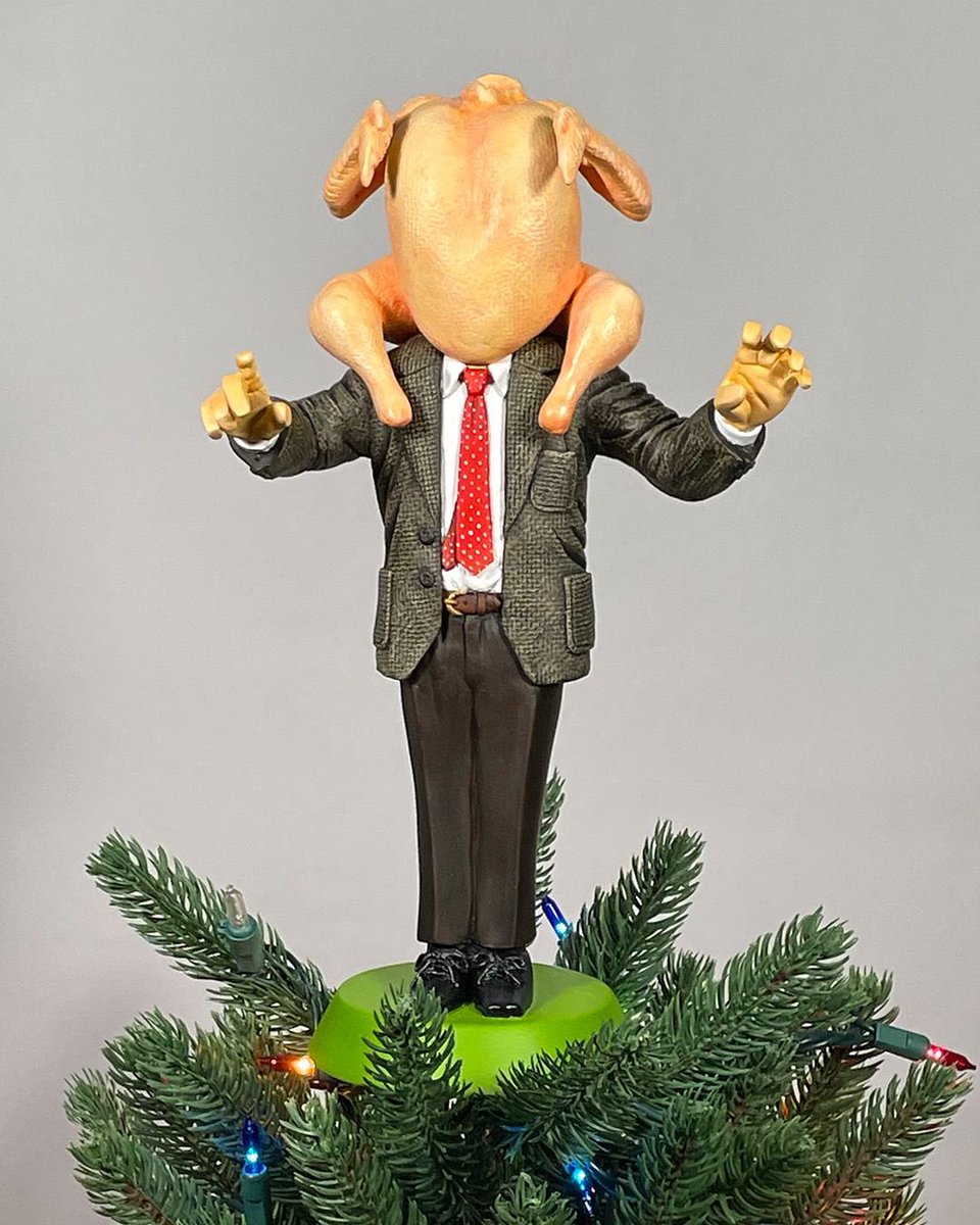 Galleries1988's tweet photo. And here’s another early look at the newest collection of Pop Toppers from Blain Hefner! Every year we get so many inquiries about this and everything always sells out. All the pop culture one of a kind tree toppers will debut on Friday at 11:00am PT at https://t.co/Nss45zfWRx https://t.co/s8sA0HNgcj