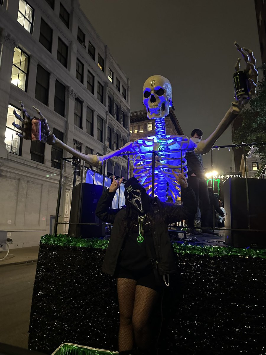 keeksjaneeks's tweet photo. Till next year work skelly https://t.co/dC1ZLLPZVp