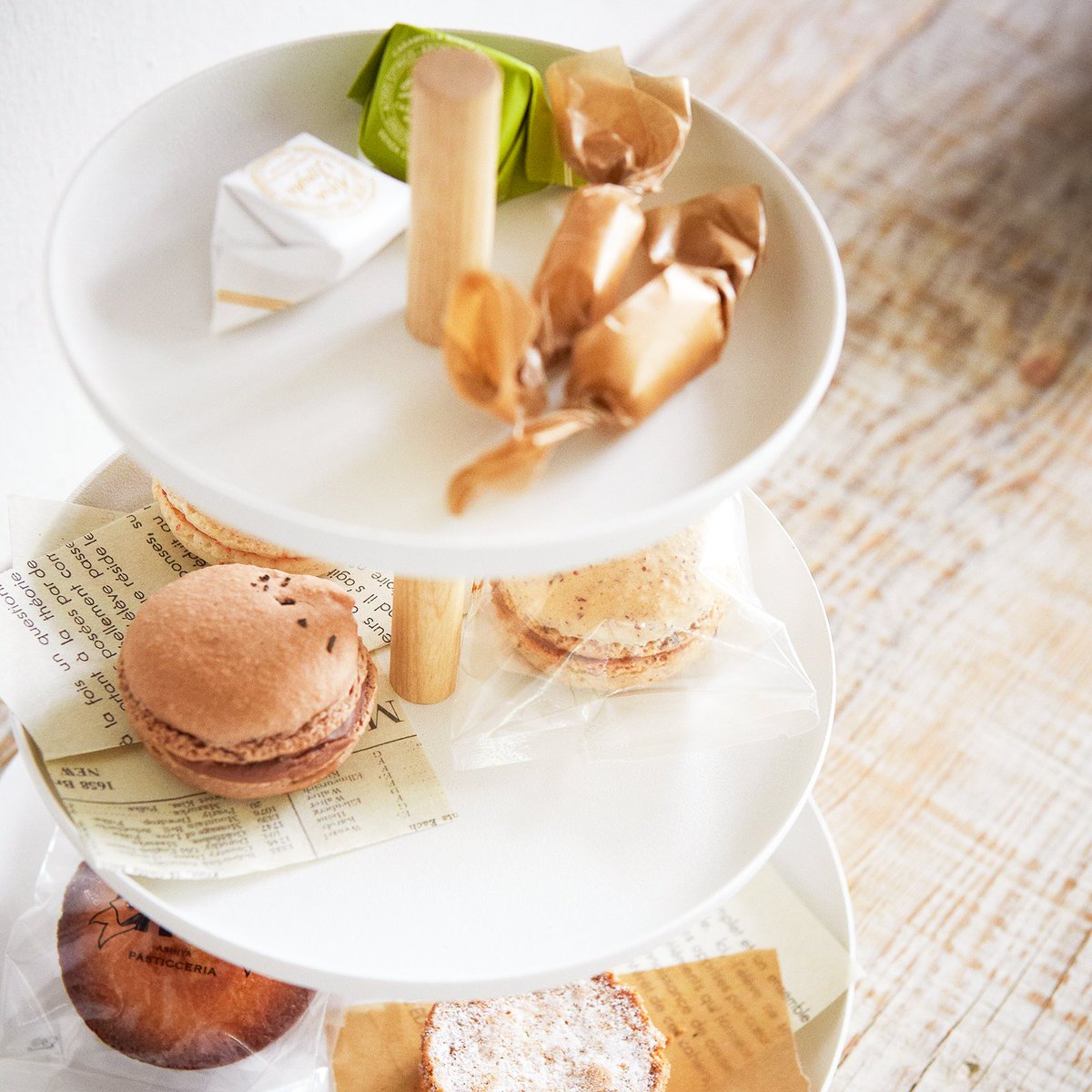 yamazakihome's tweet photo. Pinkies up! Serve up some sweetness with this stylish stand. #tieredtoperfection ๐๐ฅฎ
TOSCA Serving Stand - Steel + Wood
#yamazakihome #tosca #servingstand #tieredtray #pastrystand #dessertstand #traysfordays #foodpresentation #servingware #homedecor #kitchenstorage https://t.co/JEnVL9HdRc