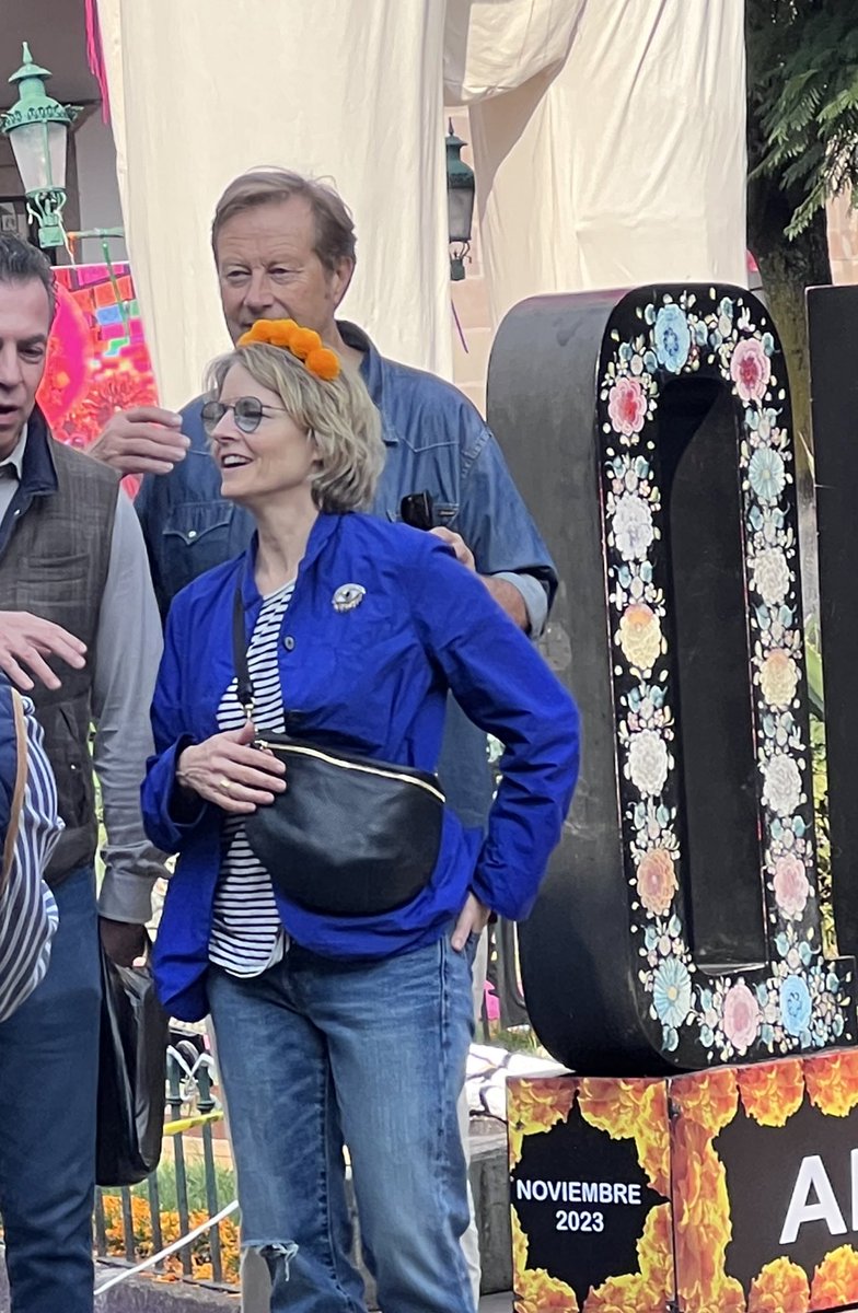 marifer_gs11's tweet photo. En mood paparazzi 📸 

Jodie Foster en Quiroga https://t.co/wSz0GUt5df
