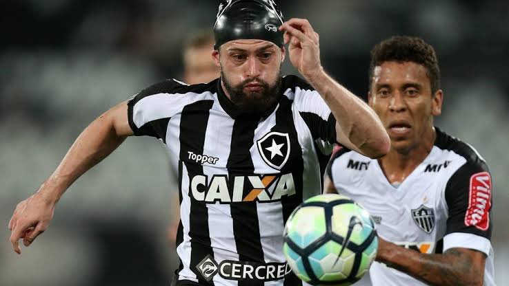MeuBotafogo's tweet photo. A história se repete!

É a TOUQUINHA da SORTE! 😂🍀 https://t.co/WQueLaKVed