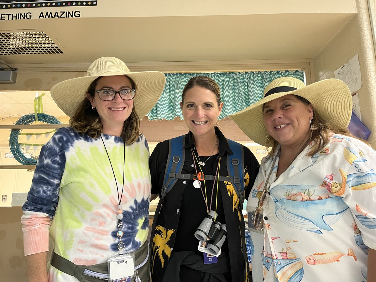 Mill_WCSD's tweet image. Mill ended the month of October with solidarity! Check out the amazing pictures and all the wonderful teachers and students! #UnityForAll