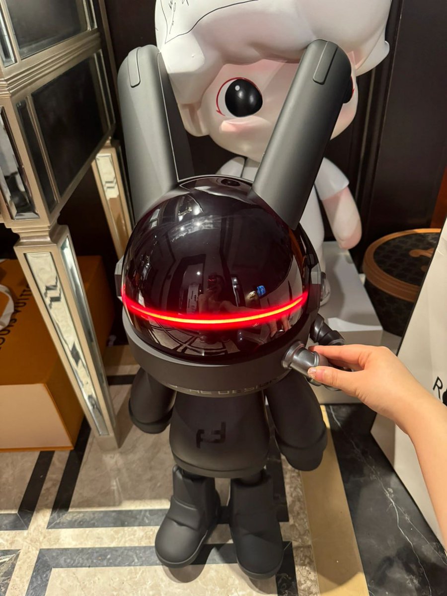 s_elfexpression's tweet image. Porsche co-branded toys robbi🩷🩷🩷