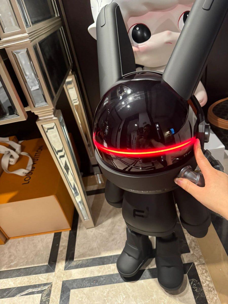 s_elfexpression's tweet image. Porsche co-branded toys robbi🩷🩷🩷