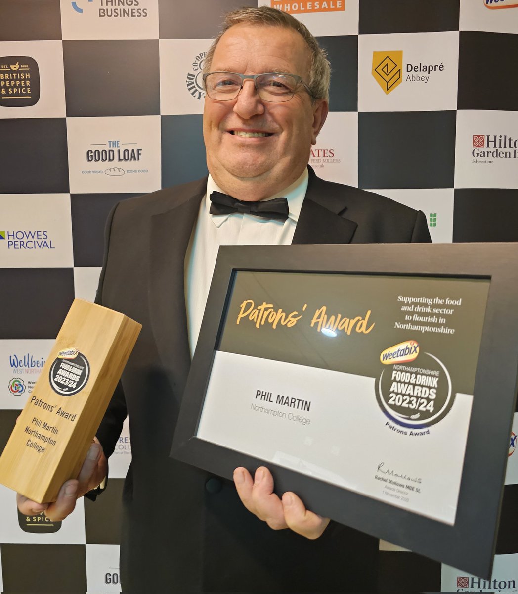 foodawardsHQ's tweet photo. 🥇 And now, for another surprise Award this evening, selected by the Patrons of the Weetabix Northamptonshire Food & Drink Awards, to recognise someone who has gone above and beyond…
This year’s winner is:
Phil Martin
@NorthamptonColl
#WNFAD #WNFAD23 https://t.co/Ja5CWcluga