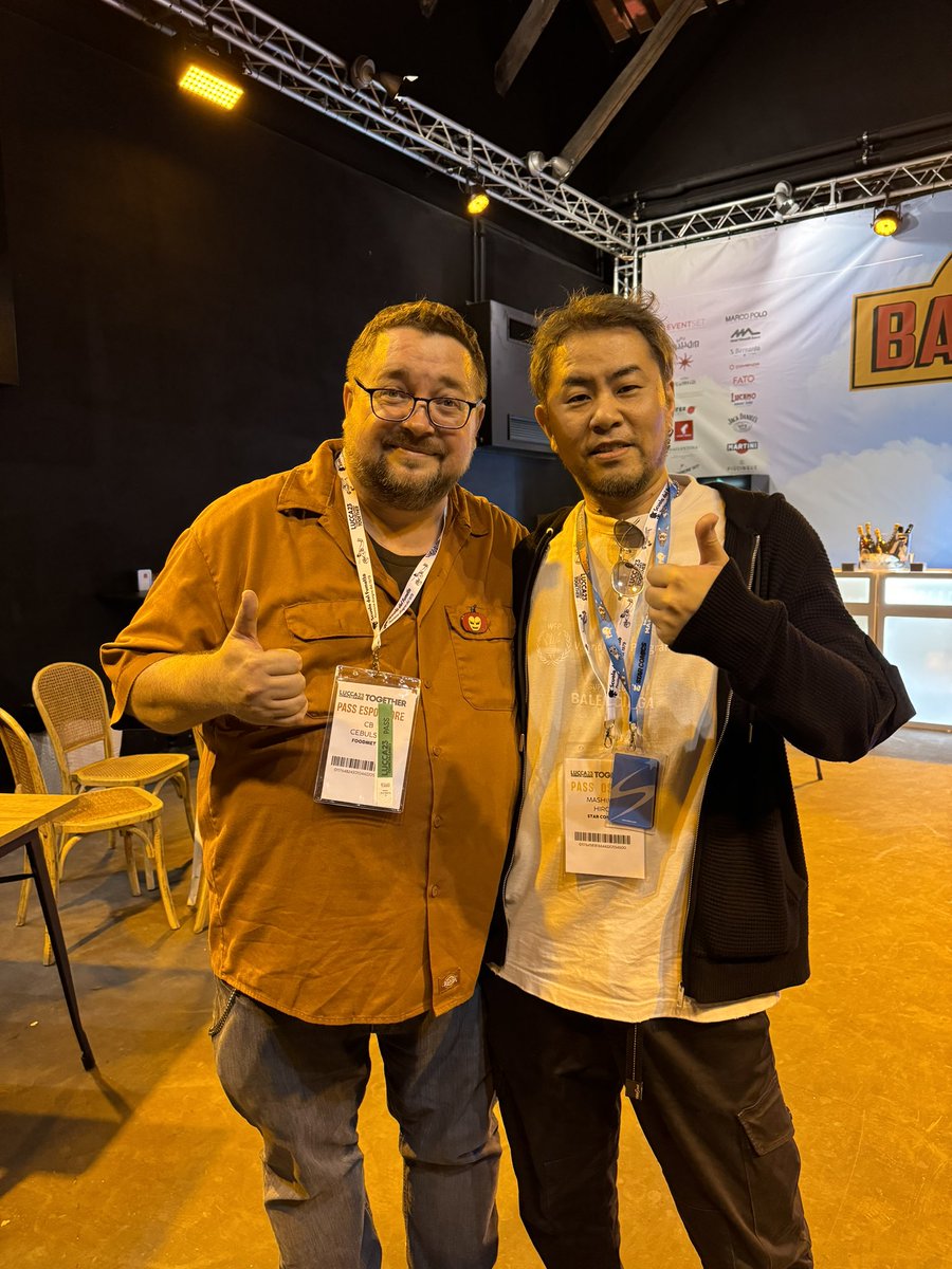 hiro_mashima's tweet photo. イタリアでマーベルコミックの編集長C・B・セブルスキーさんと再会！
相変わらず優しくて素敵な方でした！ https://t.co/cq57eeLknU